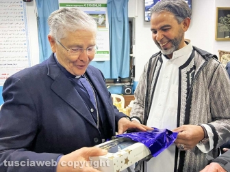 La visita del vescovo in moschea