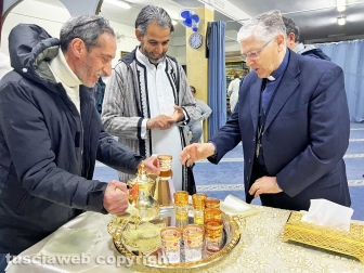 La visita del vescovo in moschea