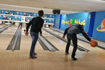 Viterbo - Gli studenti a scuola di bowling