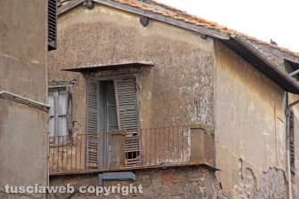 L'abbandono di via Mazzini