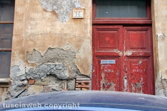 L'abbandono di via Mazzini