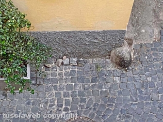 L'abbandono di via Mazzini