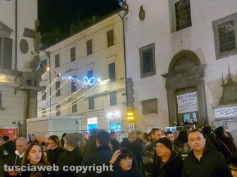 Viterbo - L'accensione dell'albero di Natale a piazza del Comune