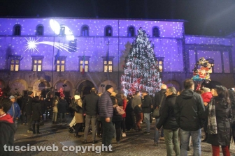 Accensione dell'albero di Natale a piazza del Comune