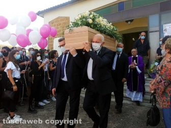 Civita Castellana - I funerali della 22enne Vanessa Brundo