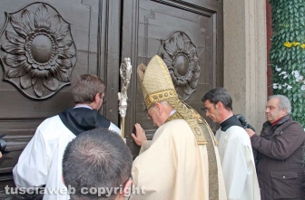 L'apertura della porta santa della Madonna Liberatrice