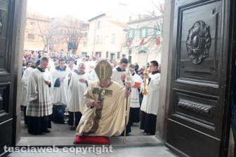 L'apertura della porta santa della Madonna Liberatrice