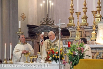 L'apertura della porta santa della Madonna Liberatrice