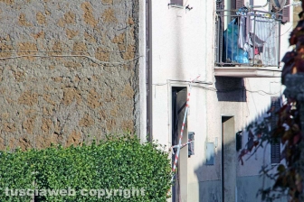 L'appartamento incendiato a Grotte santo Stefano