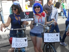 L\'Arci lesbica di Viterbo al Gay pride