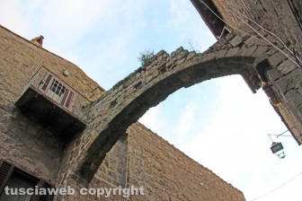 Viterbo - L'arco a Pianoscarano