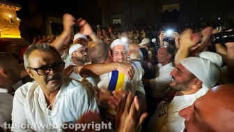 Viterbo - L'arrivo di Dies Natalis alla chiesa di Santa Rosa
