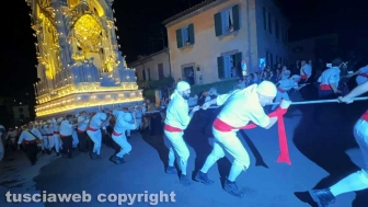 Viterbo - L'arrivo di Dies Natalis alla chiesa di Santa Rosa