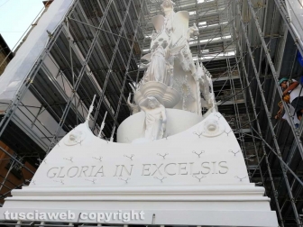 L'arrivo e l'assemblaggio di Gloria