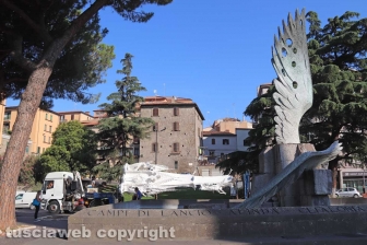 L'arrivo e l'assemblaggio di Gloria