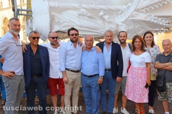 L'arrivo e l'assemblaggio di Gloria