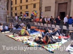 L\'attesa a piazza del Comune