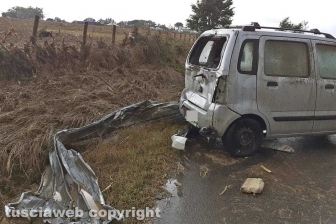 Viterbo - L'auto distrutta dalle lamiere