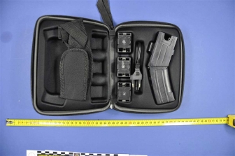 Le armi sequestrate dai carabinieri
