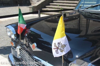 Le auto dei papi in esposizione