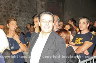 Le cene in piazza con i facchini