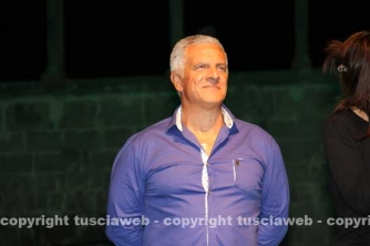 Le cene in piazza con i facchini