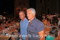 Le cene in piazza dei facchini di santa Rosa