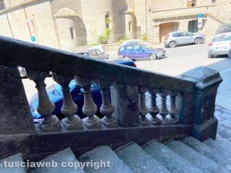 Le colonnine di piazza Dante