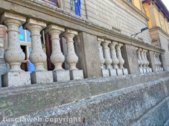 Le colonnine di piazza Dante