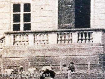 Le colonnine di piazza Dante