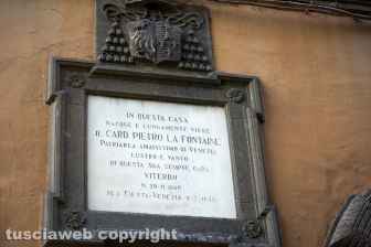 Le facciate della città