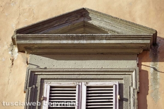 Le facciate della città