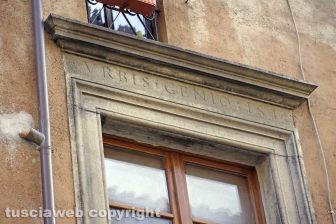 Le facciate della città