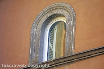 Le facciate della città