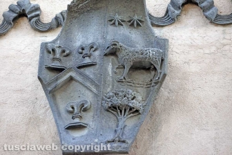 Le facciate della città
