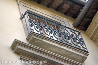 Le facciate della città