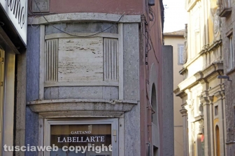 Le facciate della città