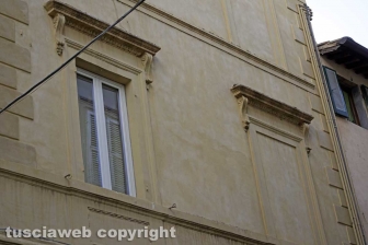 Le facciate della città