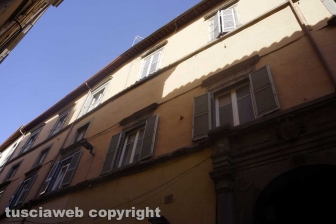 Le facciate della città