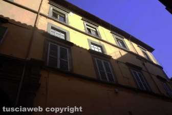 Le facciate della città