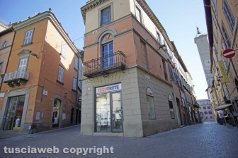 Le facciate della città