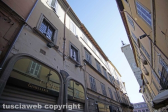 Le facciate della città