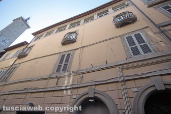 Le facciate della città