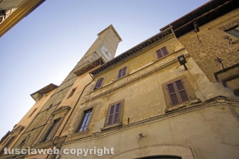 Le facciate della città