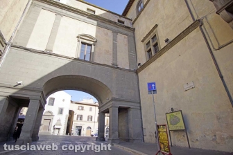 Le facciate della città