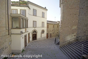 Le facciate della città