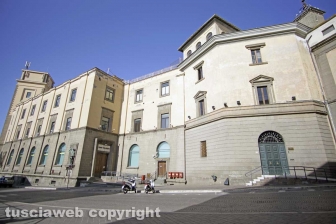 Le facciate della città