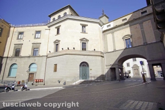 Le facciate della città