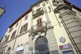 Le facciate della città