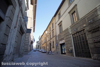 Le facciate della città